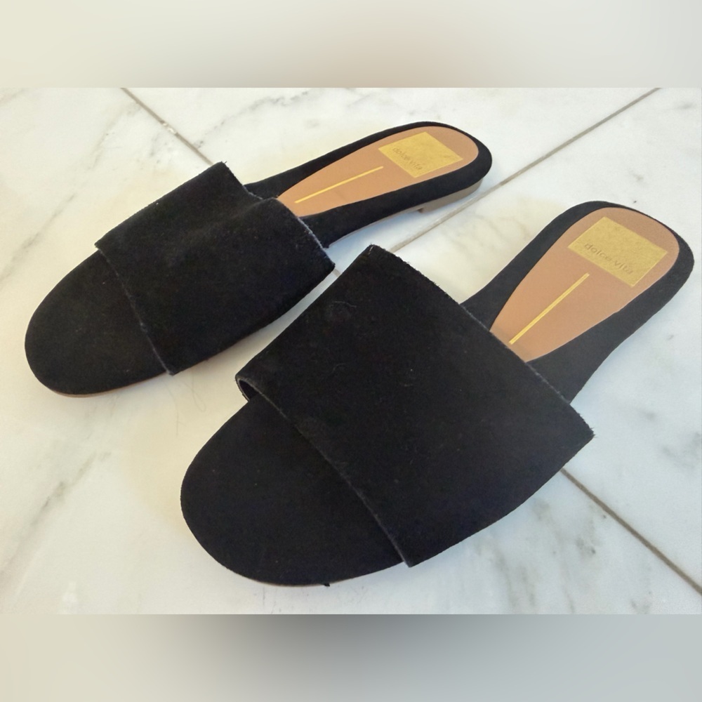 Dolce Vita Women’s 7 Black Suede Leather Flat Slides summer beach sandal resort